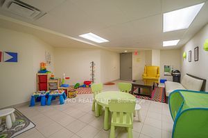 60 Heintzman St, #1613