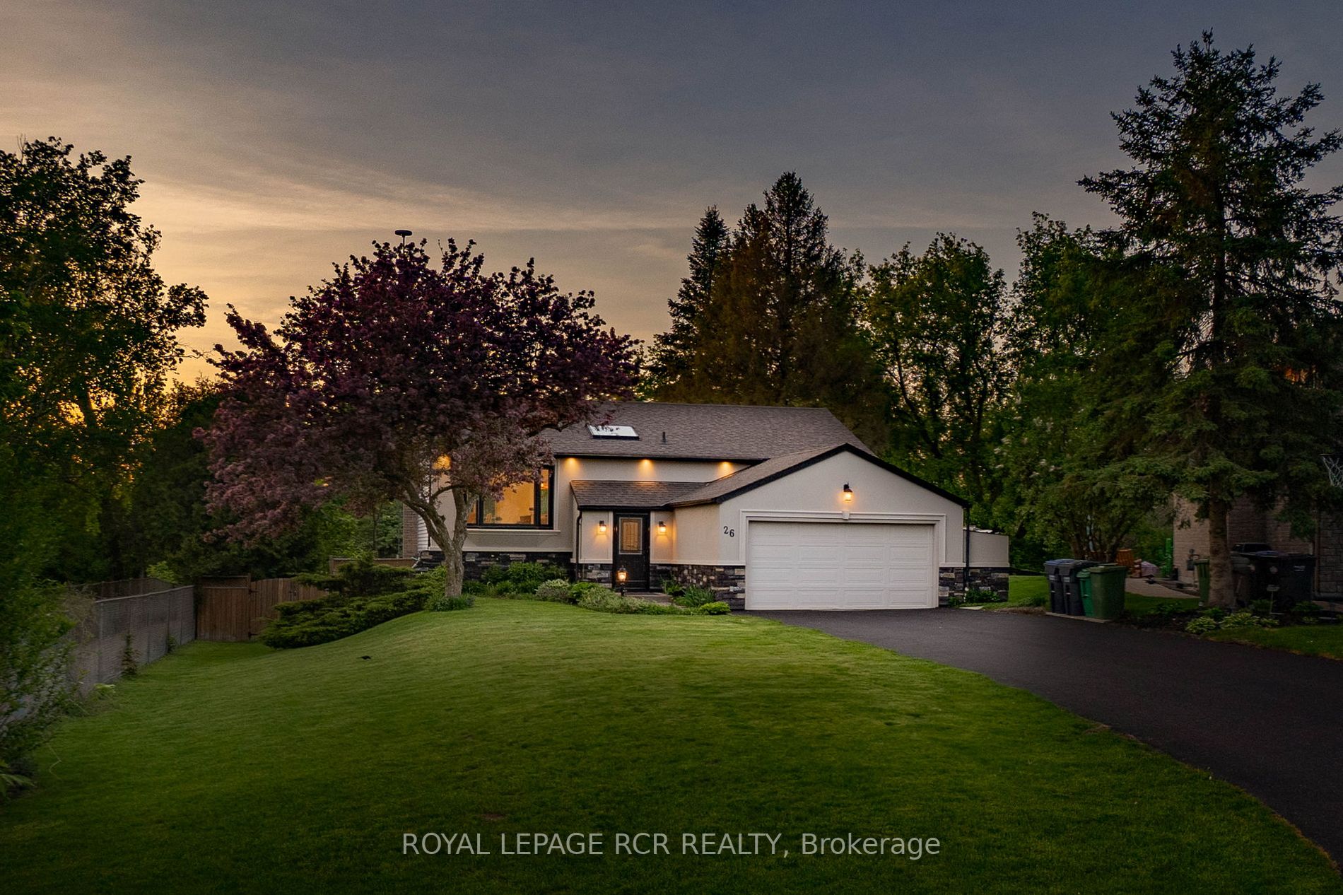26 Munro St