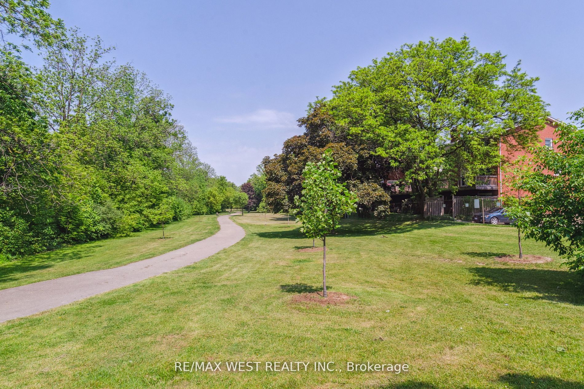 52 Old Burnhamthorpe Road, #2
