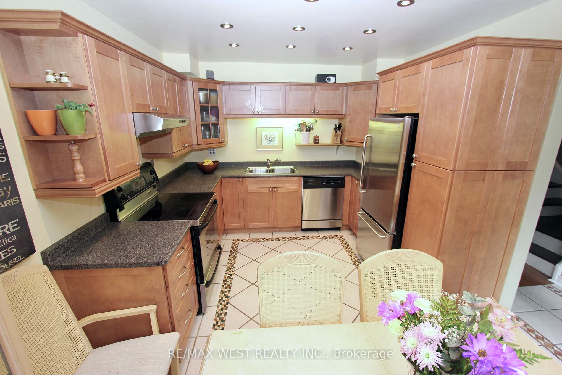 52 Old Burnhamthorpe Road, #2