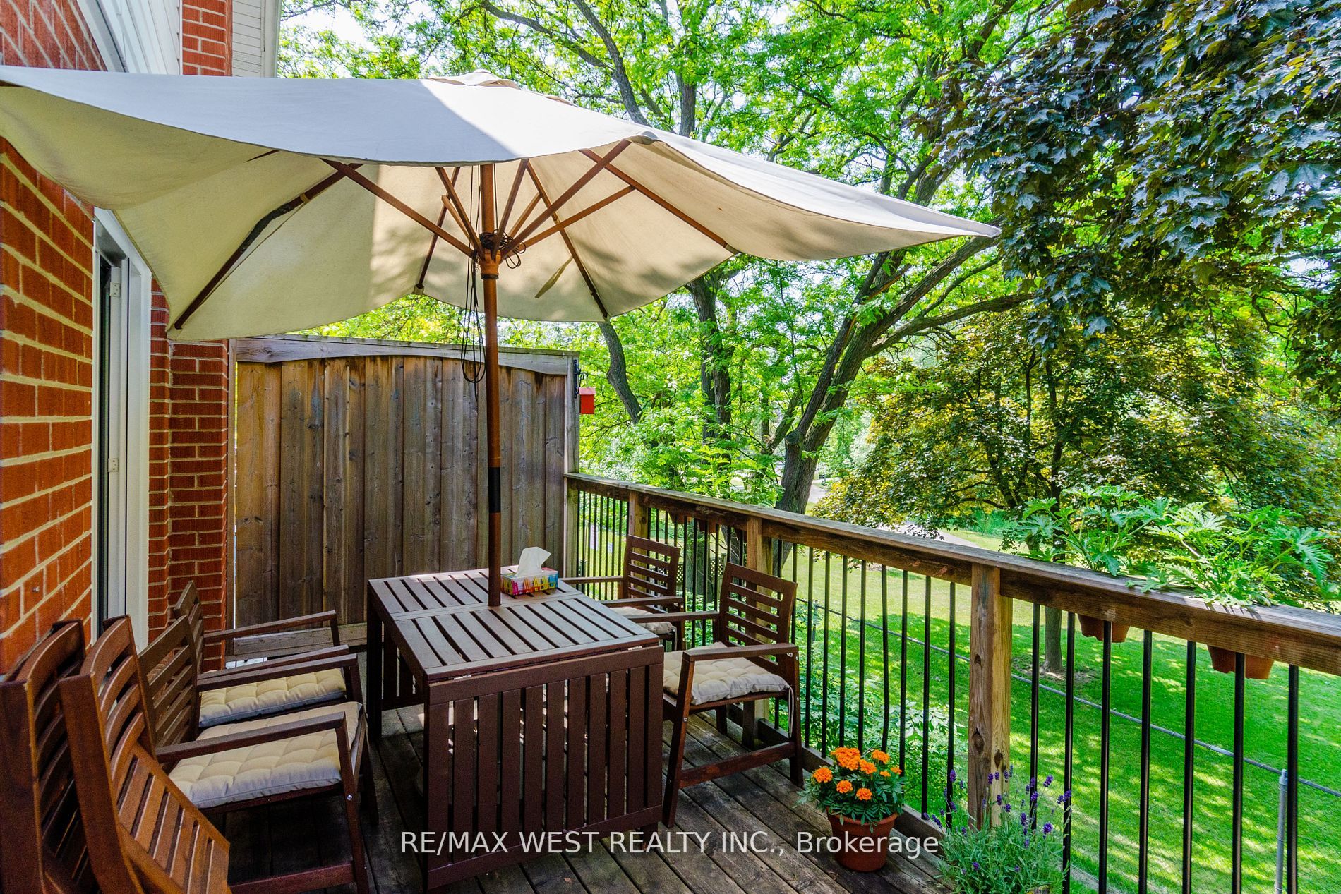 52 Old Burnhamthorpe Road, #2