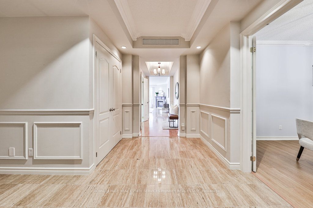 1900 The Collegeway, #406