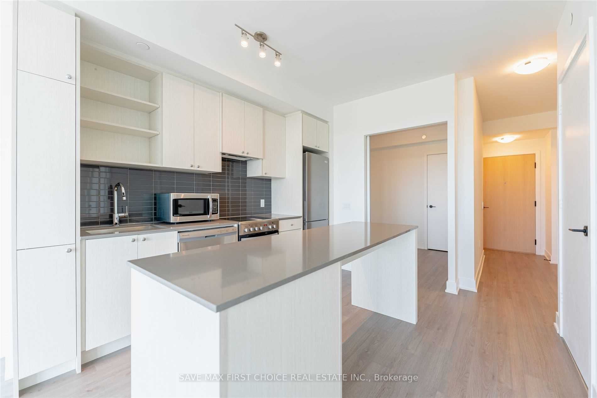 50 George Butchart Dr, #802