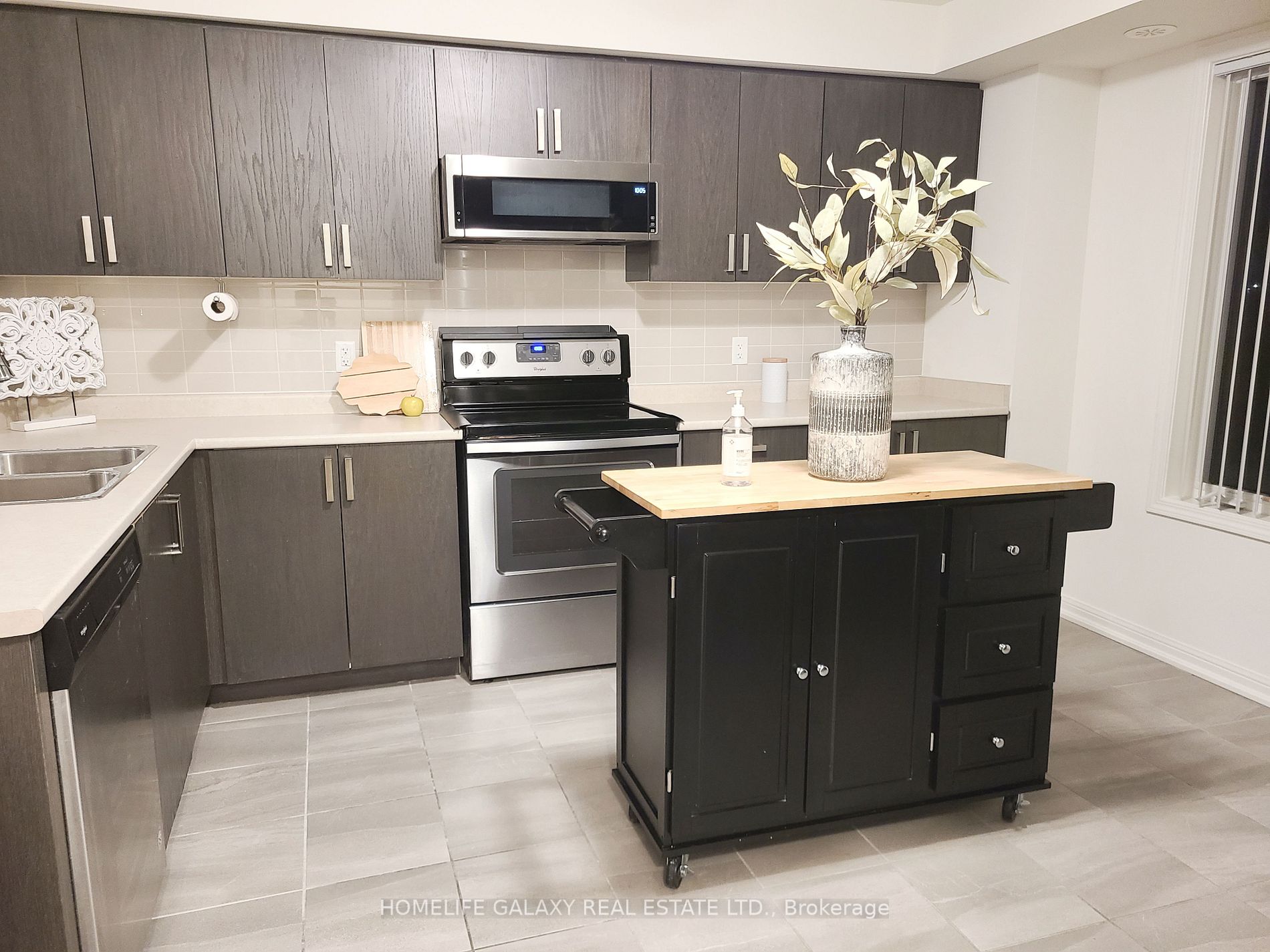 1 Beckenrose Court, #108