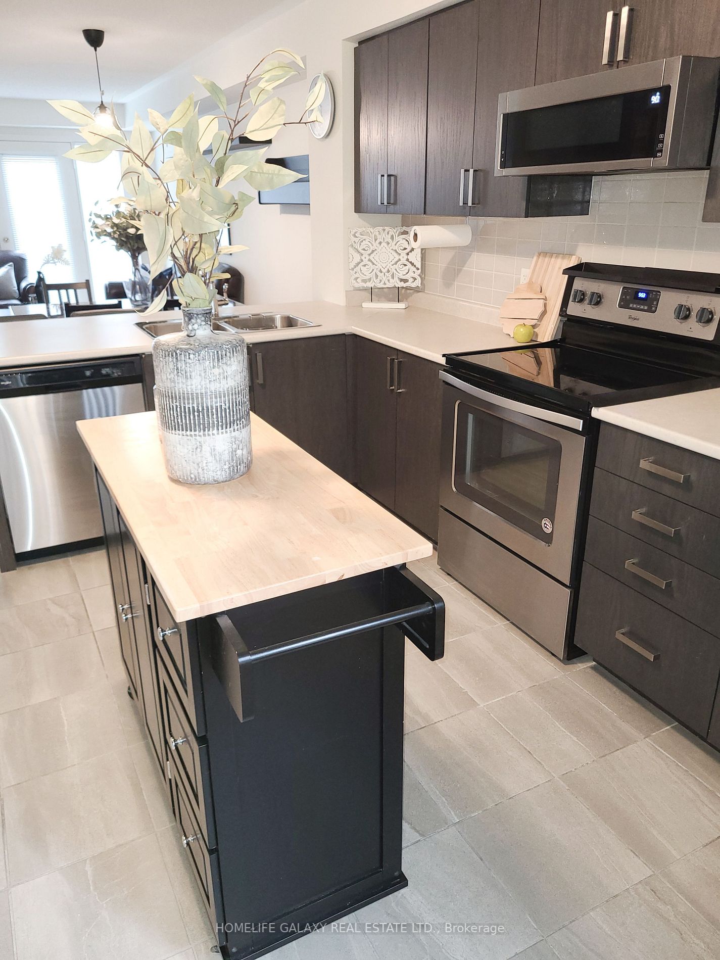 1 Beckenrose Court, #108