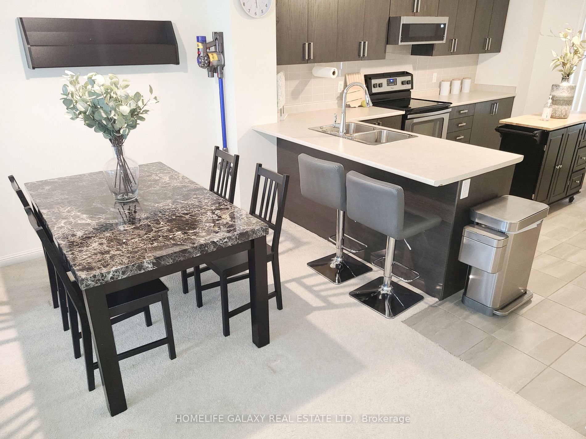 1 Beckenrose Court, #108