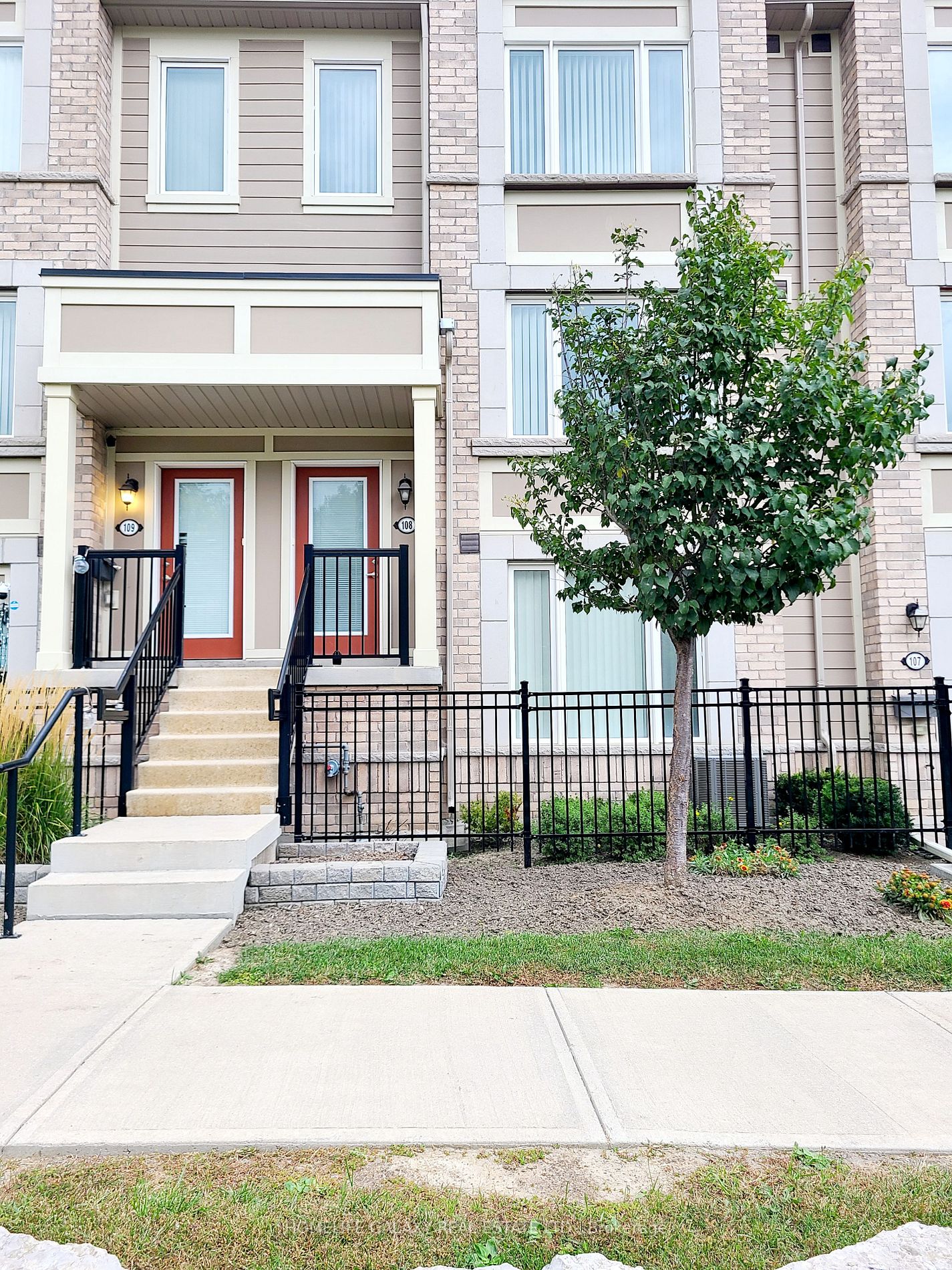 1 Beckenrose Crt, #108