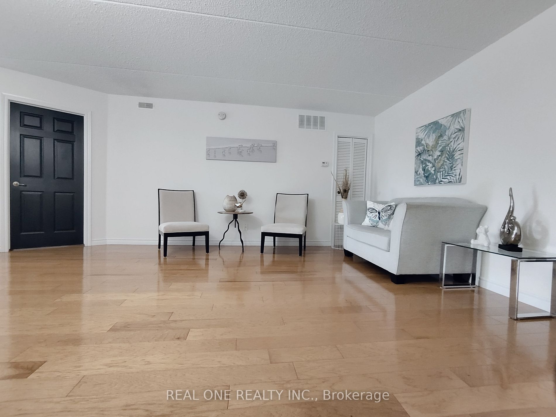 1460 Bishops Gate E, #212