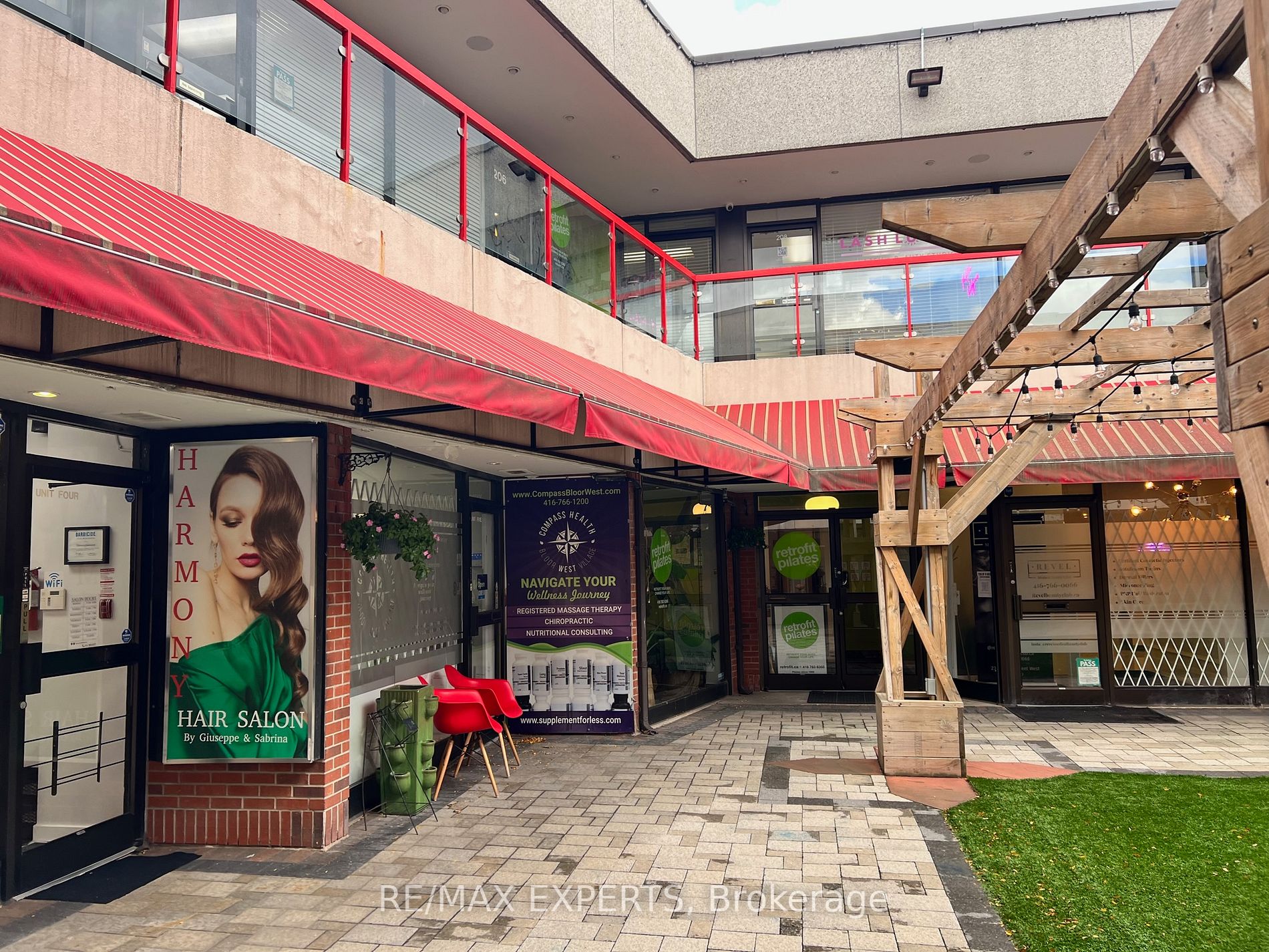 2323 Bloor St, #105