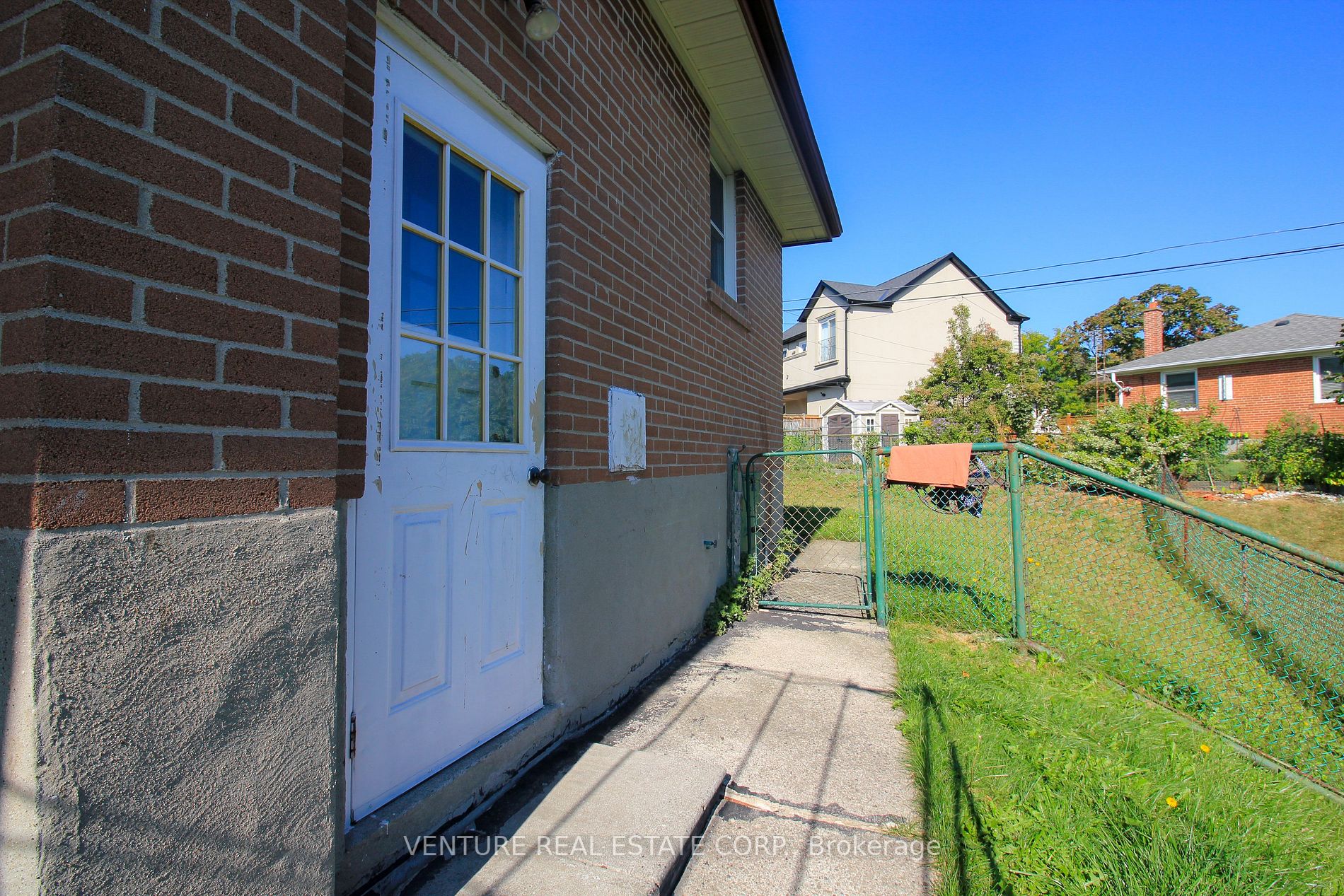 18 Brancaster Court