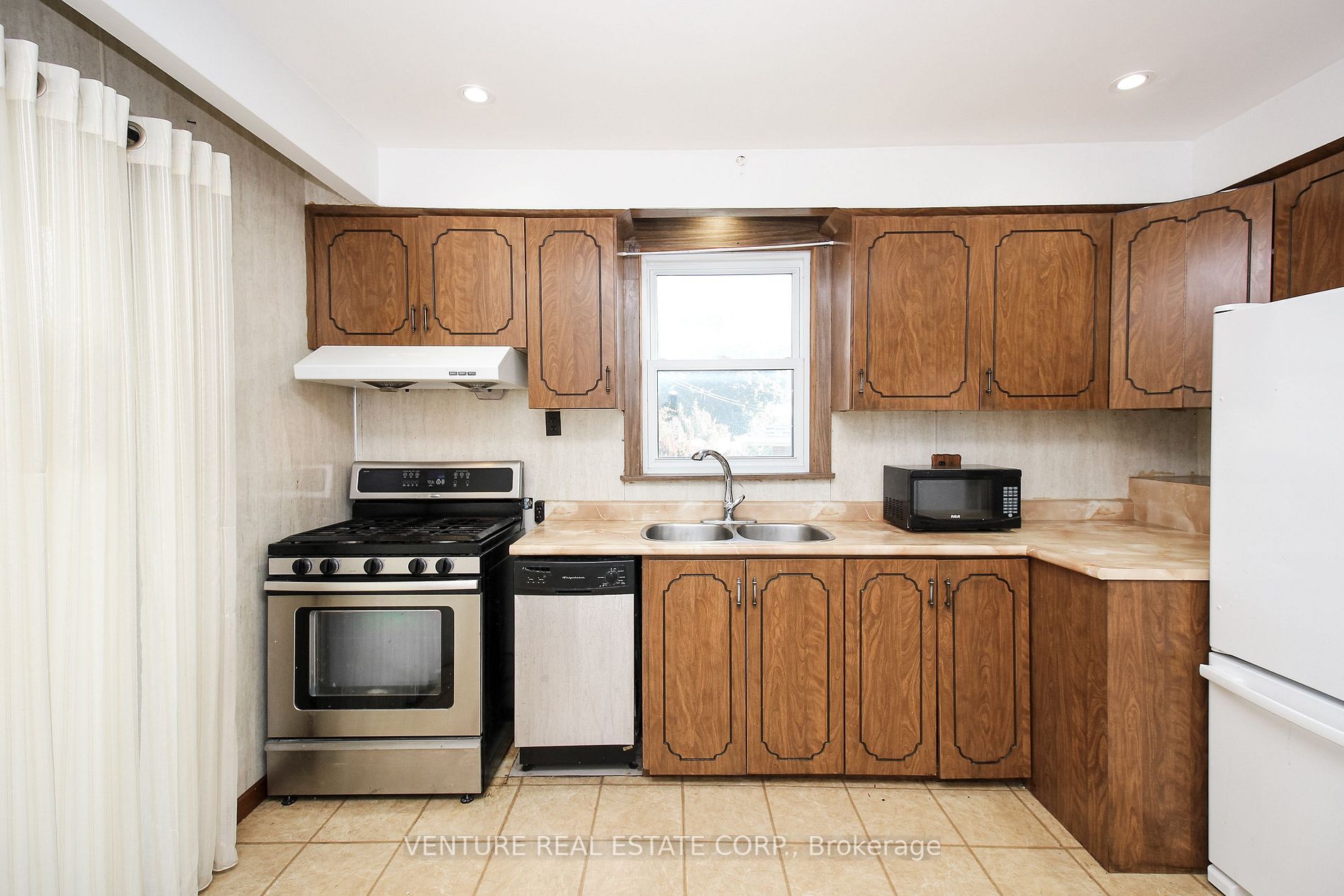 18 Brancaster Court