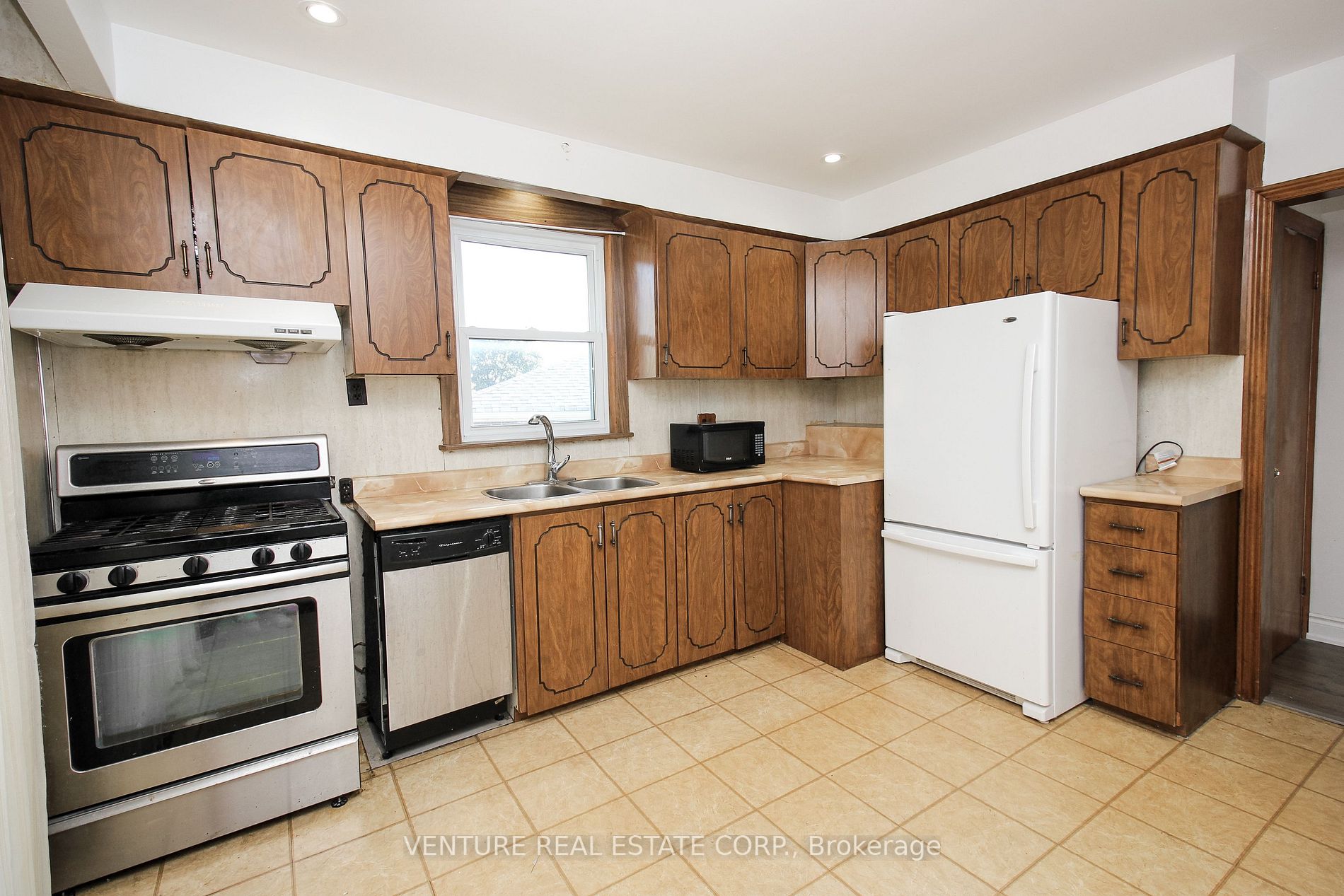 18 Brancaster Court