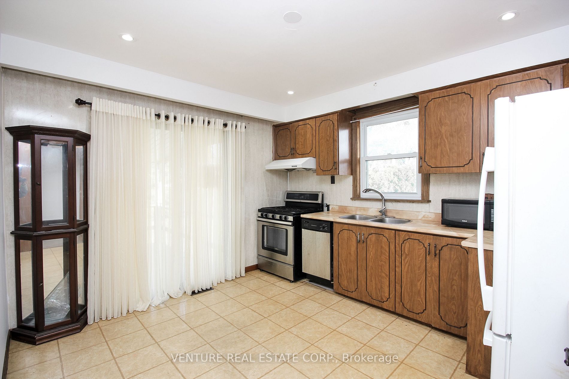 18 Brancaster Court