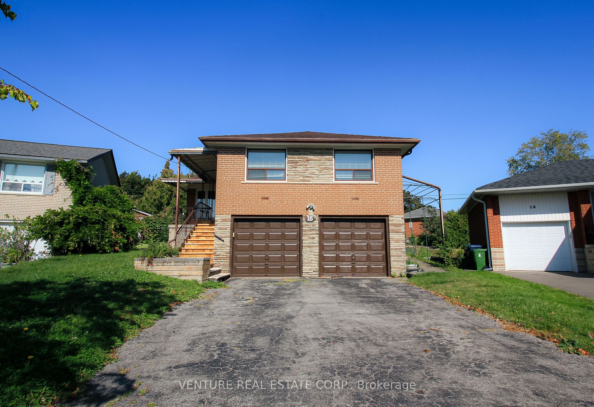 18 Brancaster Crt