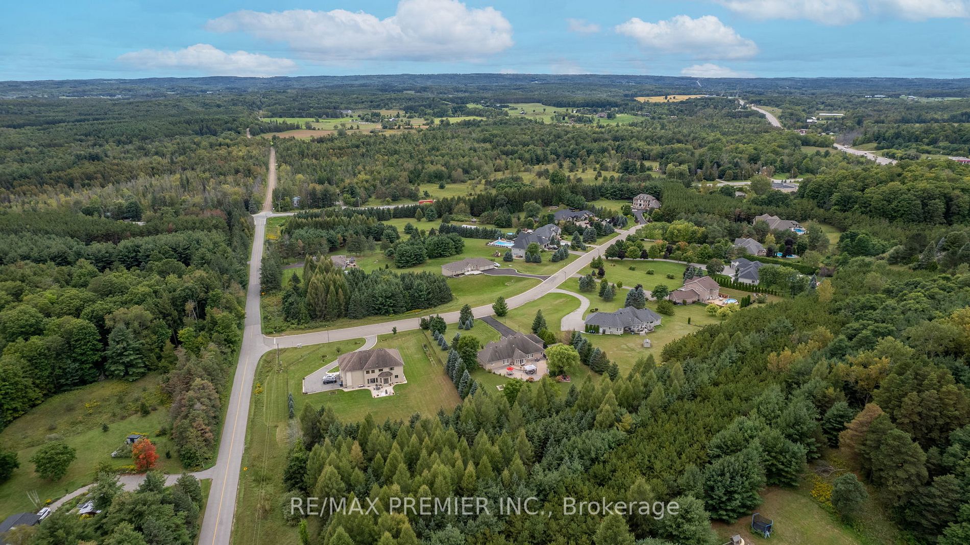 3 Moraine Pl