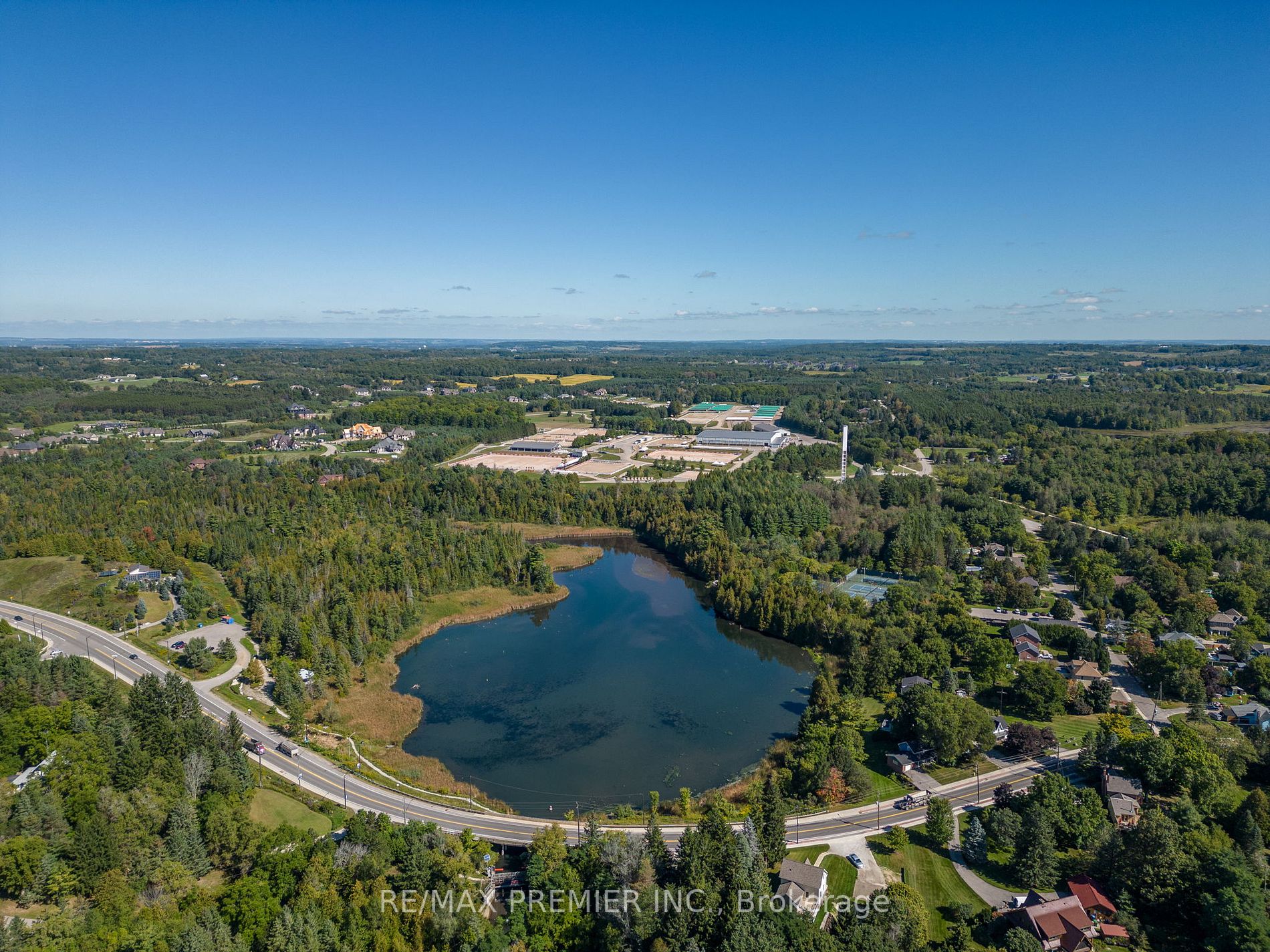 3 Moraine Pl
