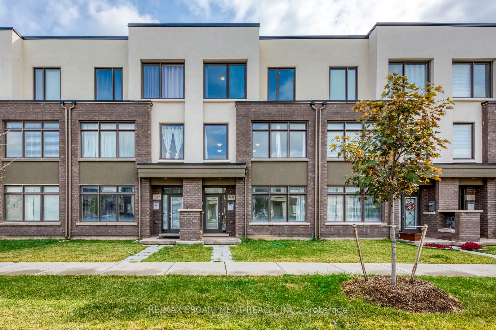 3059 Ernest Appelbe Blvd