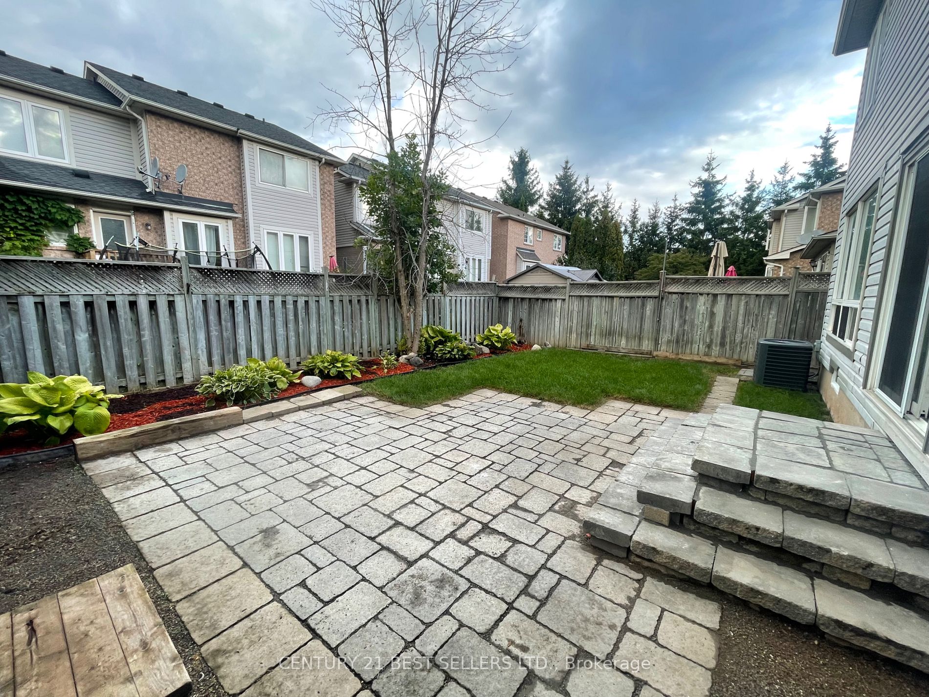 5585 Thorn Lane