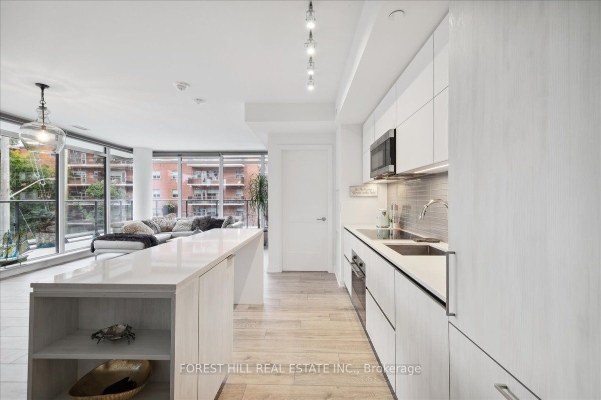 21 Park Street E, #209