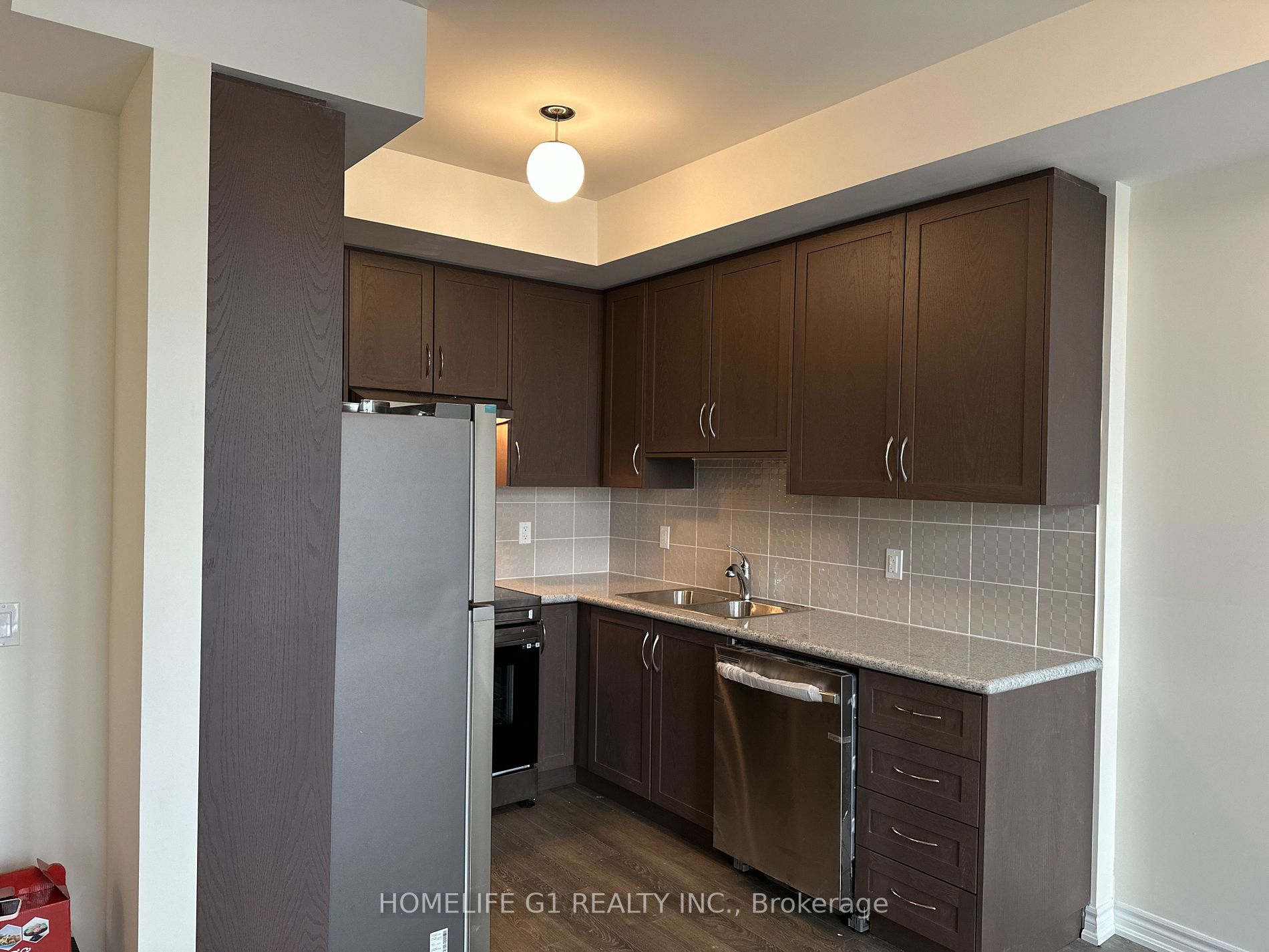 30 Halliford Pl, #213