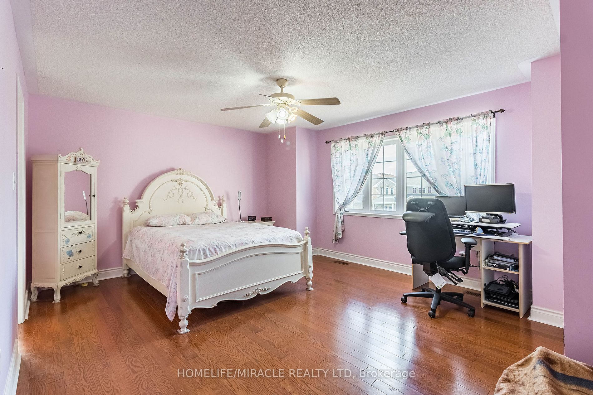181 Brisdale Dr