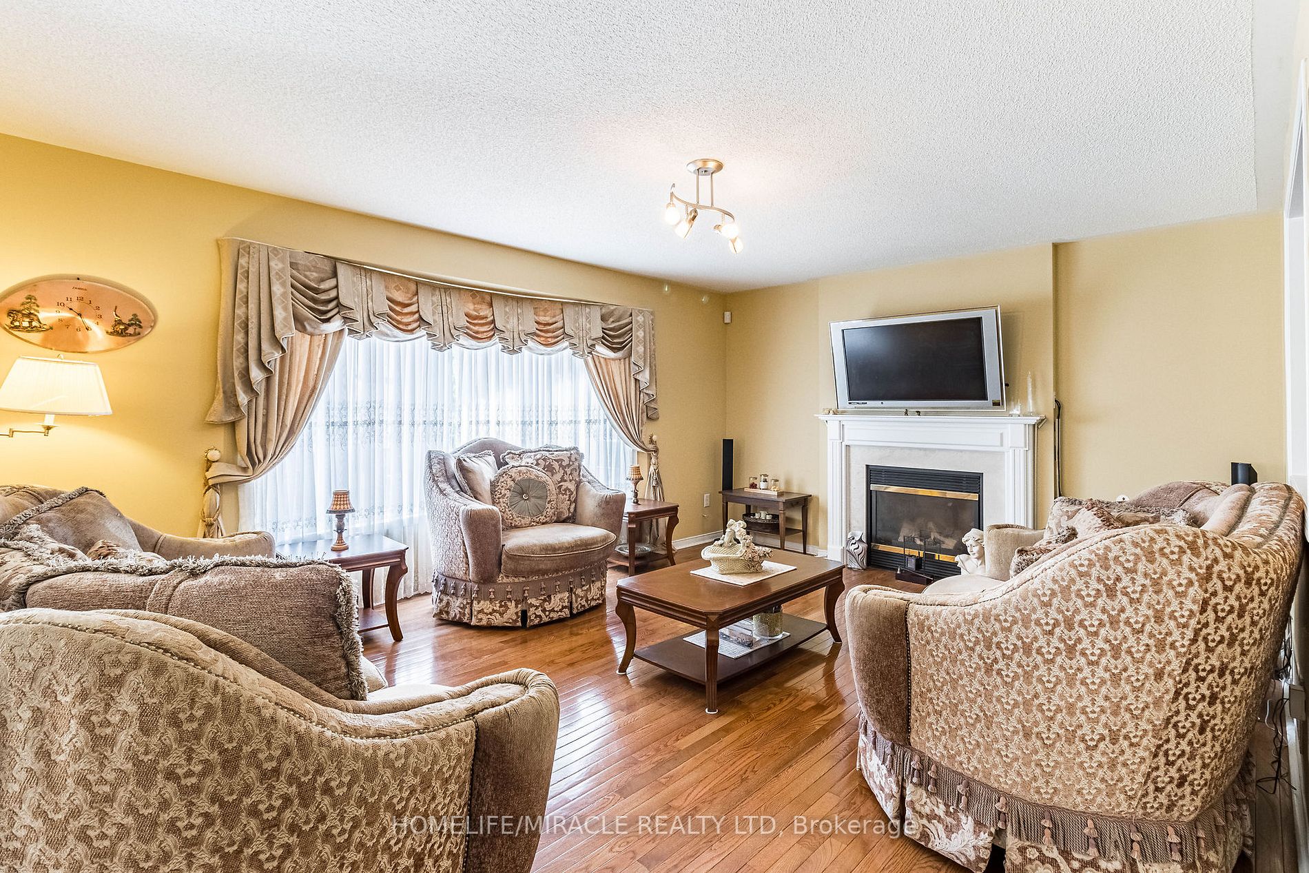 181 Brisdale Dr
