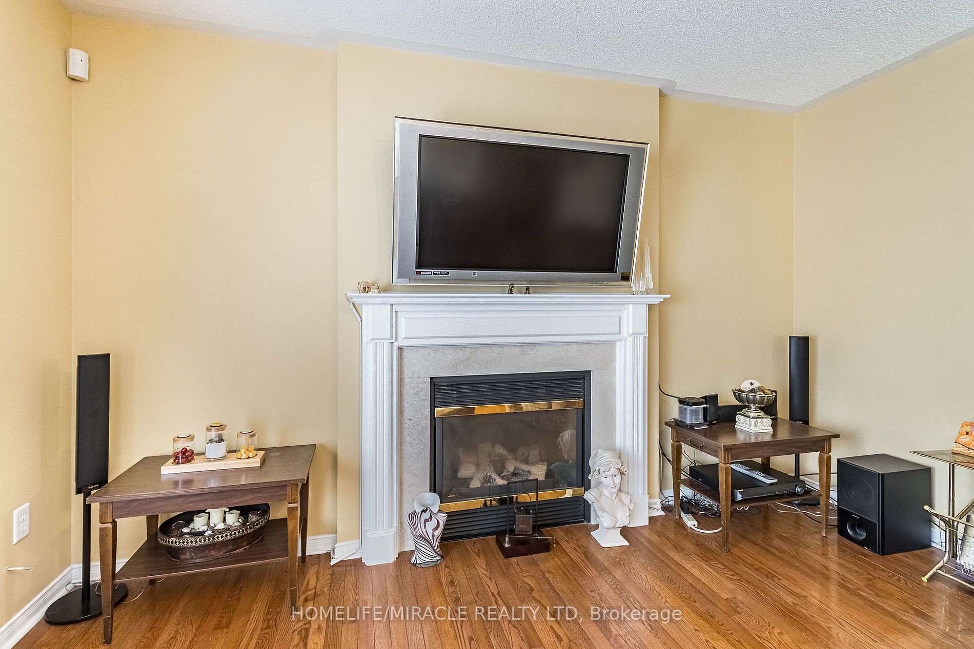 181 Brisdale Dr