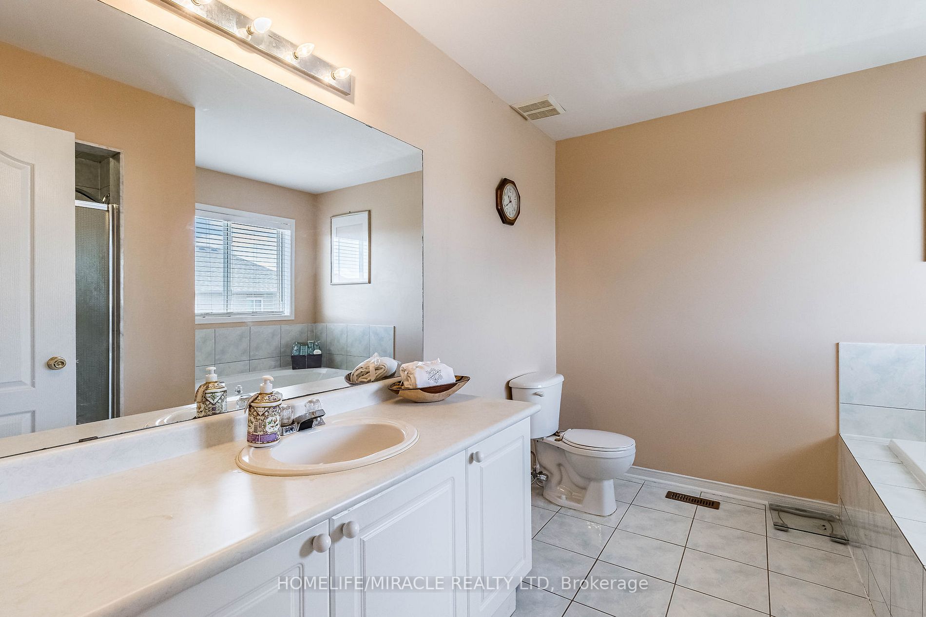 181 Brisdale Dr