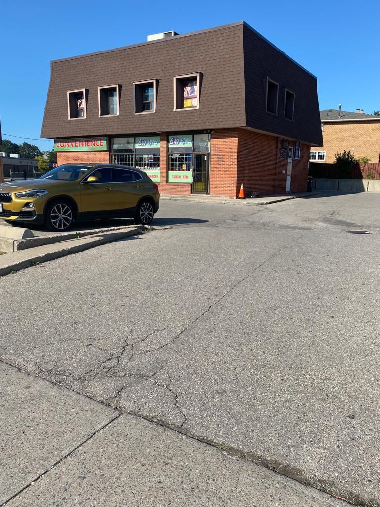 428 Rutherford Rd N