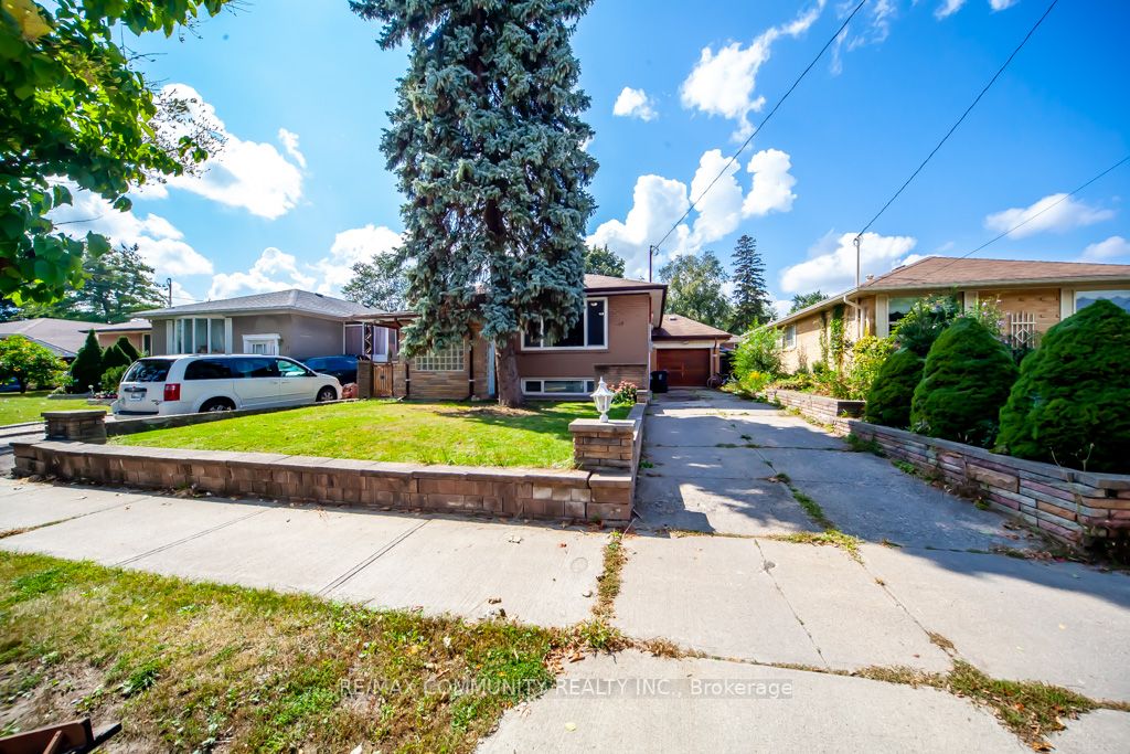 19 Buckhorn Pl W