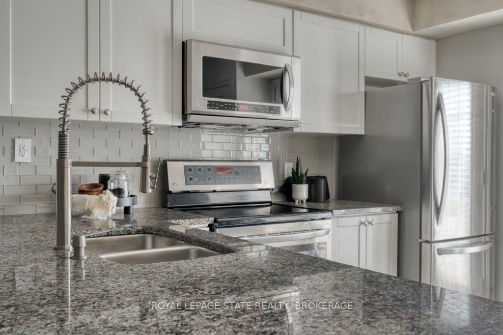 2045 APPLEBY Line, #405