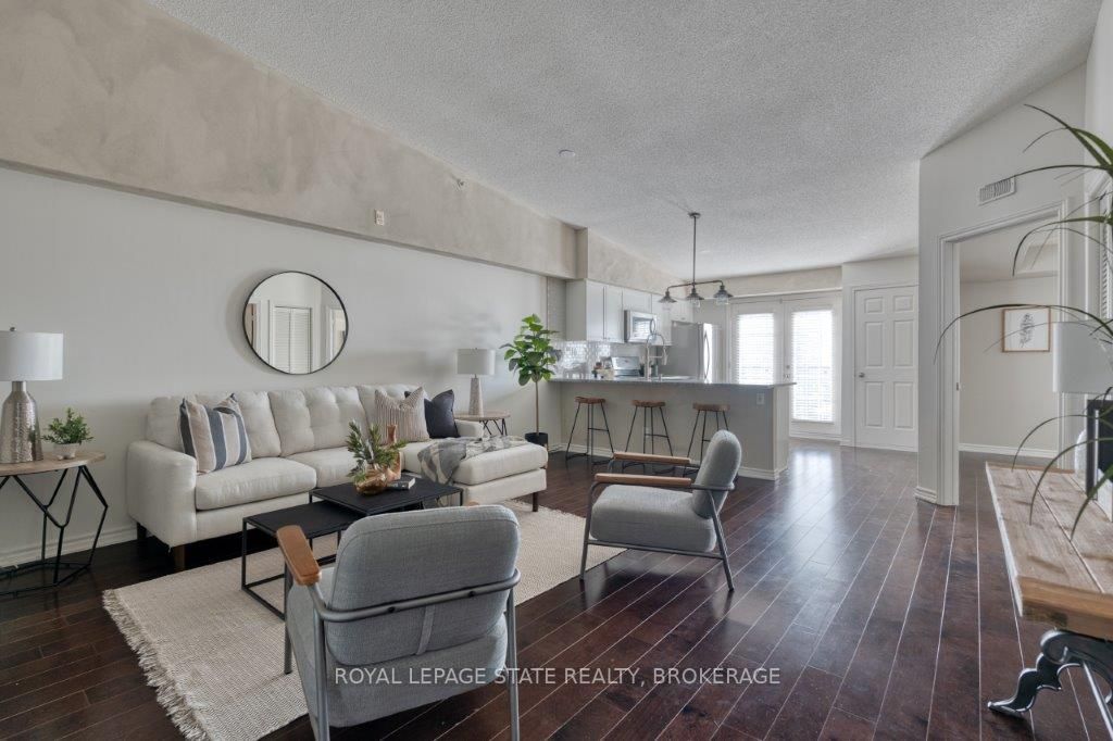 2045 APPLEBY Line, #405
