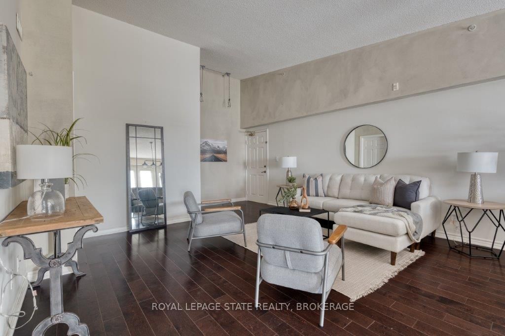 2045 APPLEBY Line, #405