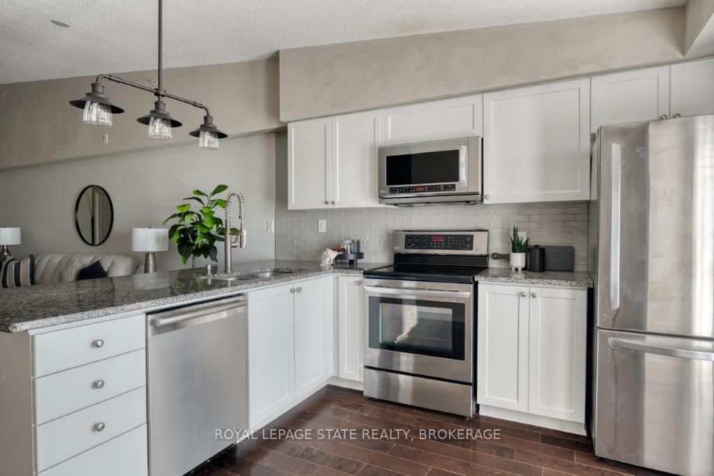 2045 APPLEBY Line, #405
