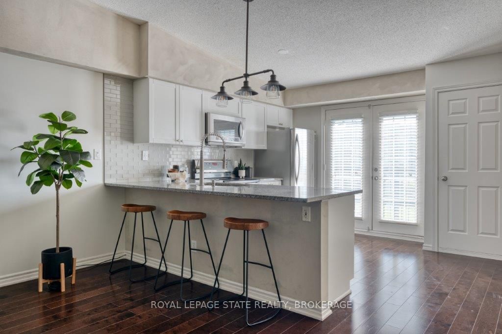 2045 APPLEBY Line, #405