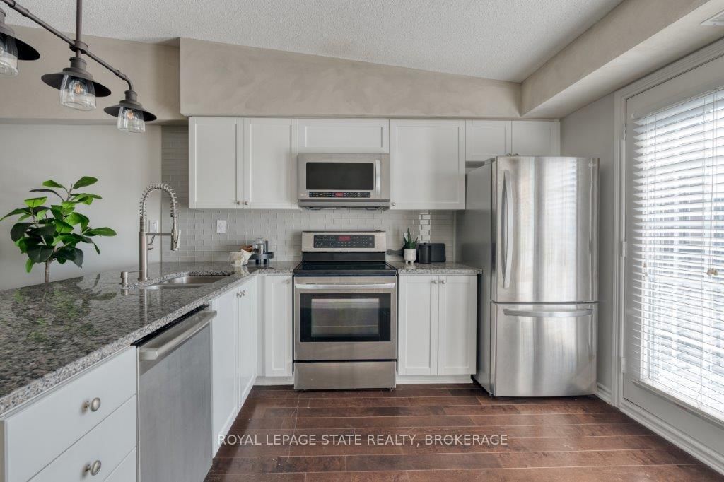 2045 APPLEBY Line, #405