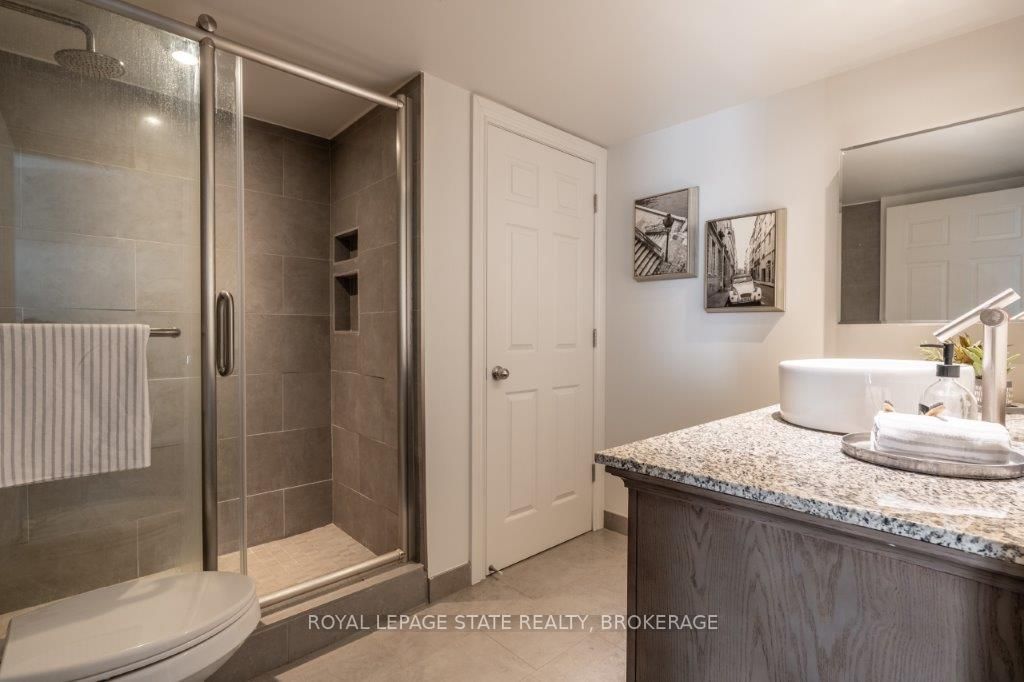 2045 APPLEBY Line, #405