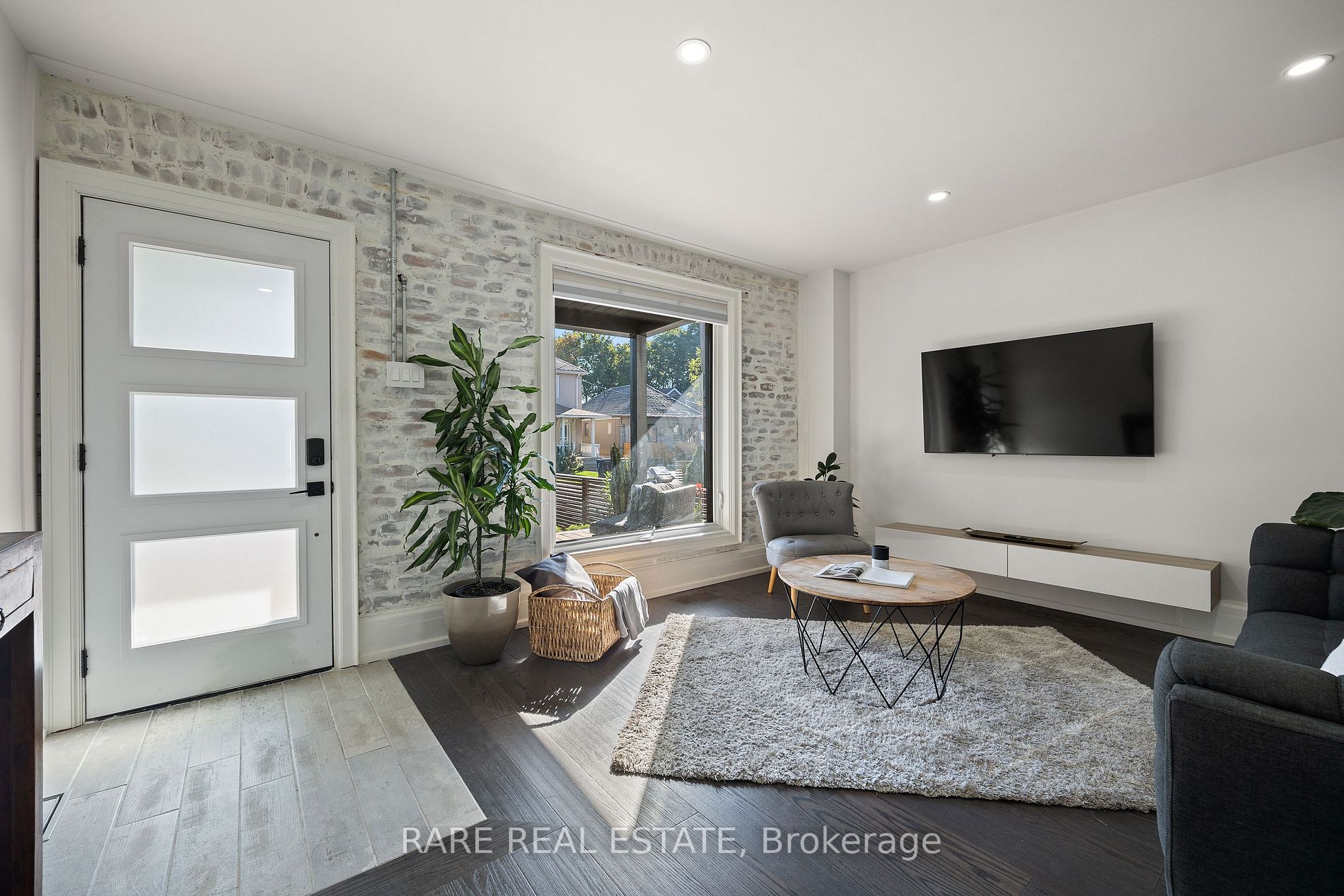 28 Guestville Ave