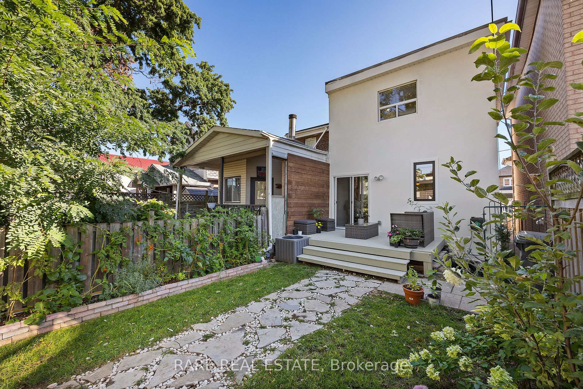 28 Guestville Ave