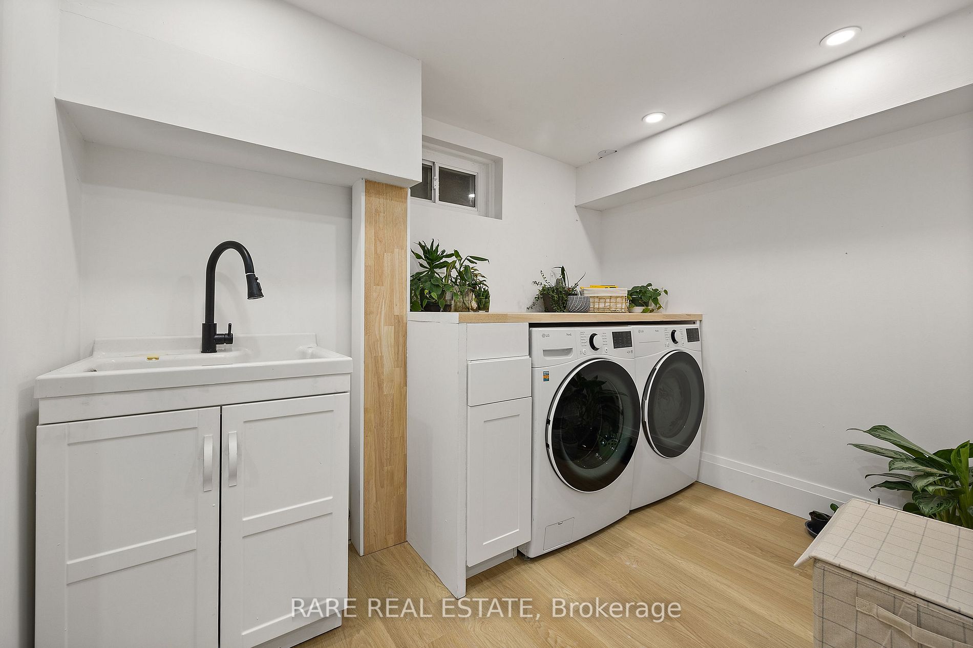 28 Guestville Ave