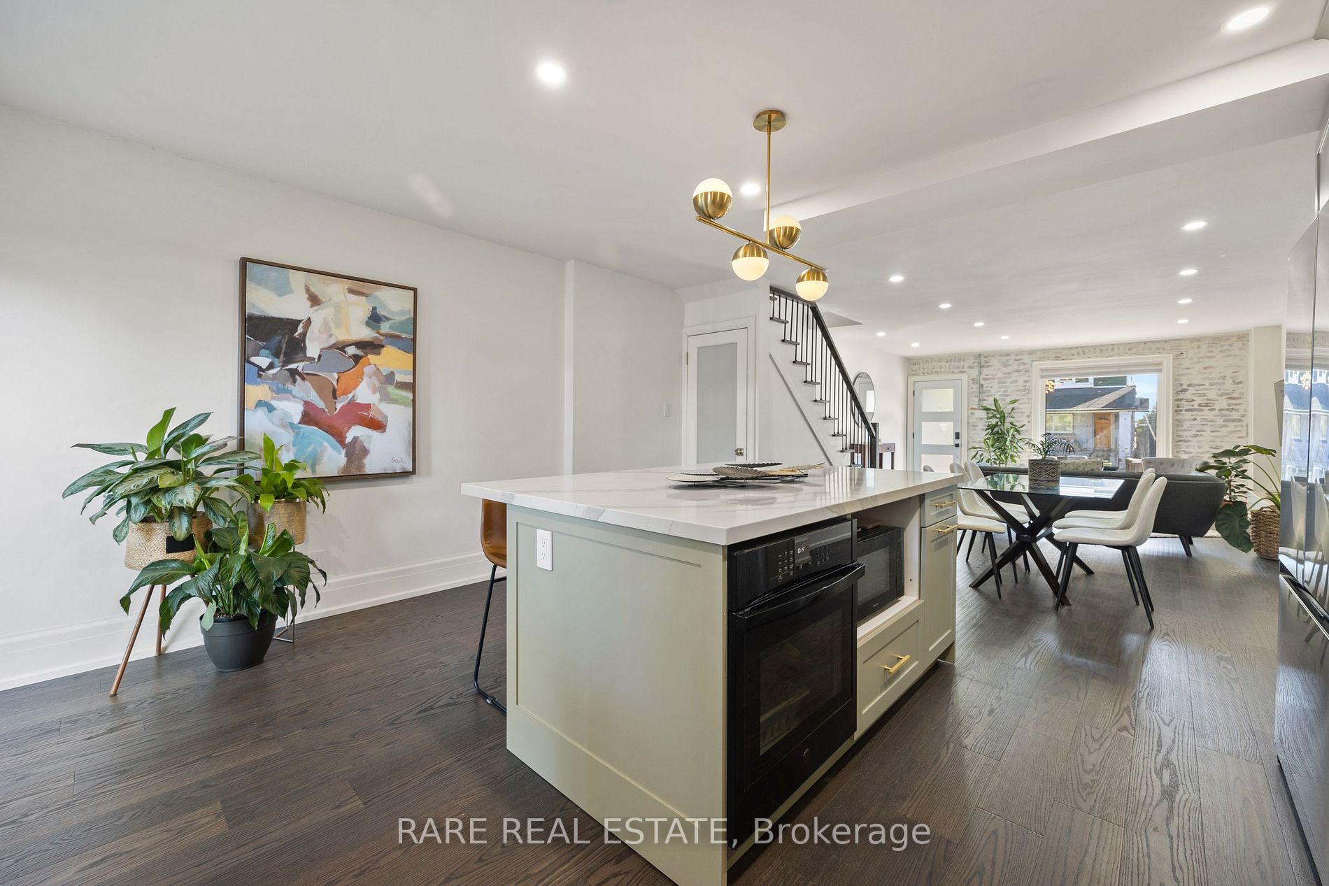 28 Guestville Ave
