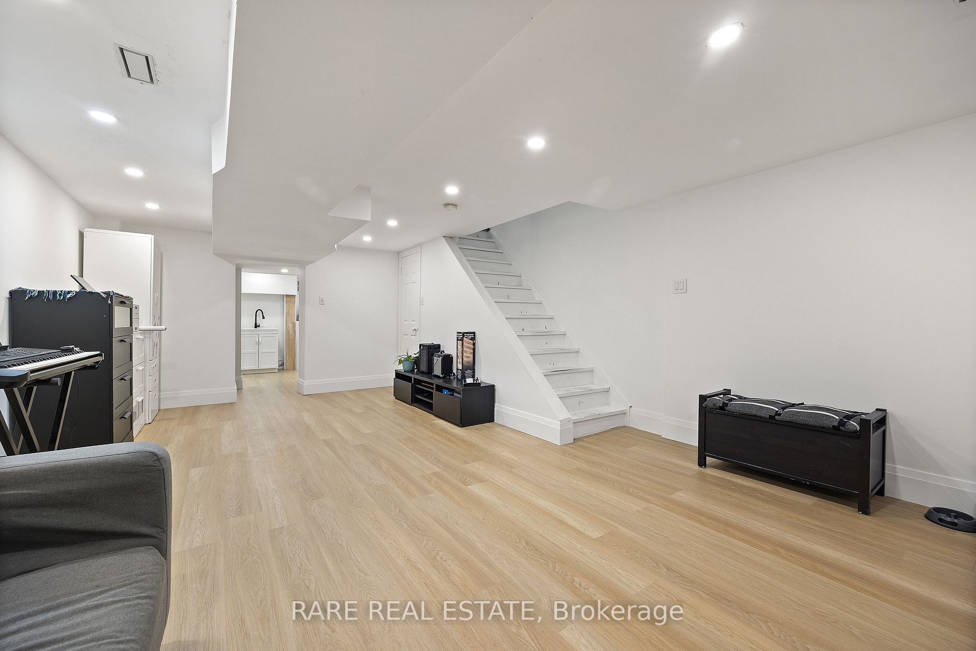 28 Guestville Ave