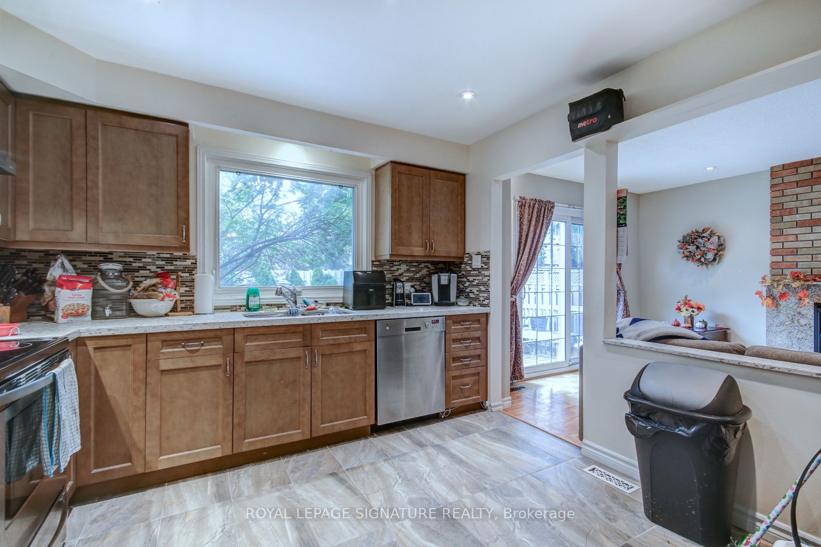 4188 Martlen Cres