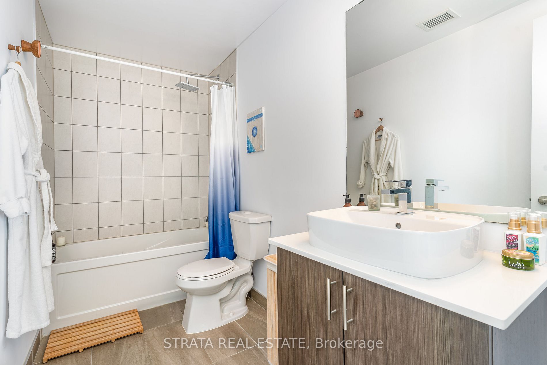 38 Howard Park Avenue, #418