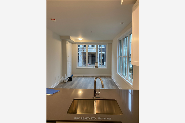 665 Cricklewood Dr, Mississauga