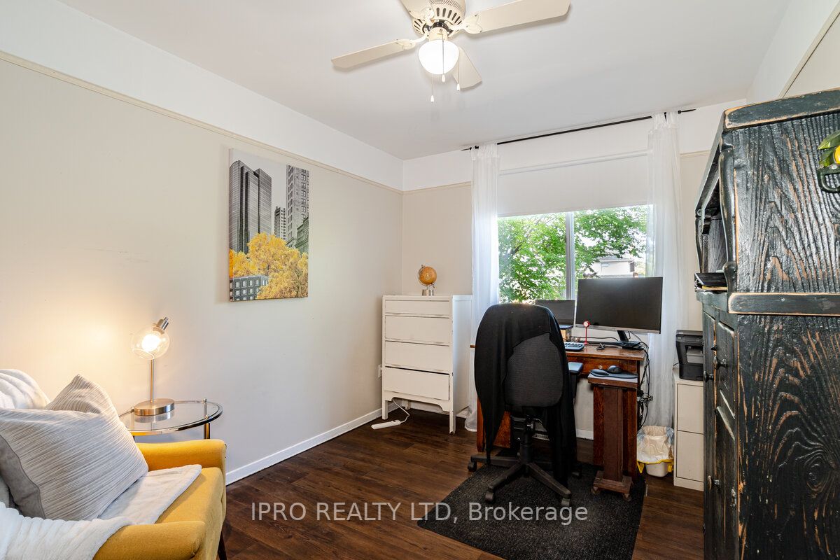 219 Rutherford Road N