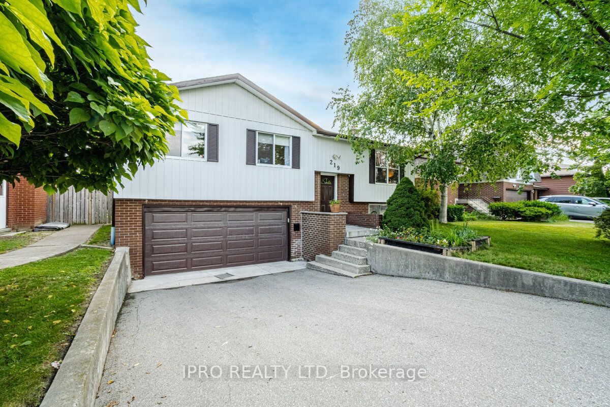219 Rutherford Road N
