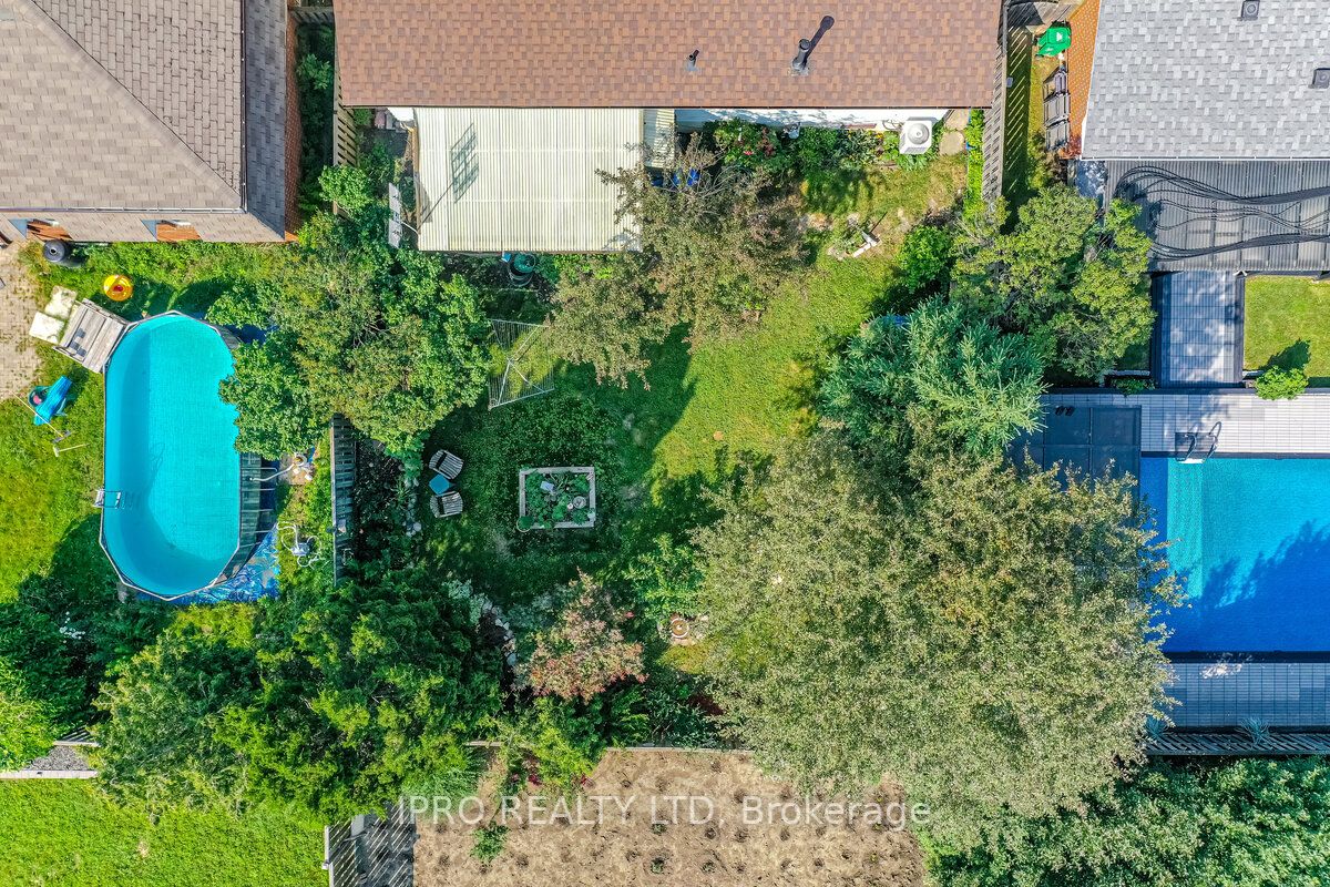 219 Rutherford Road N