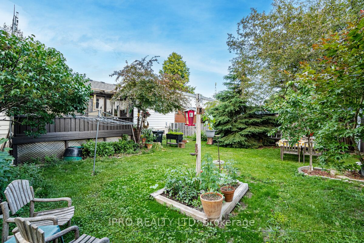 219 Rutherford Road N