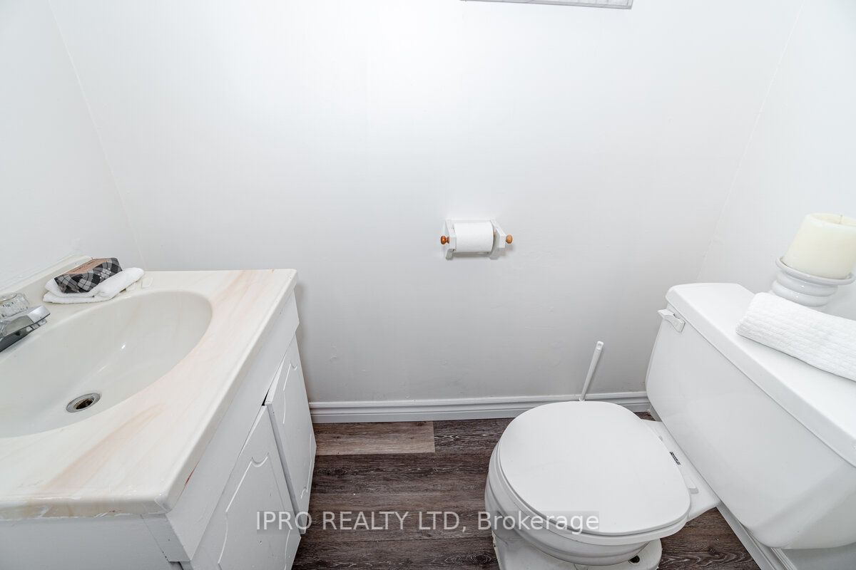 219 Rutherford Road N